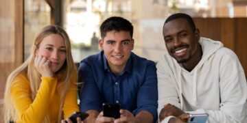 Four habits of highly intelligent people